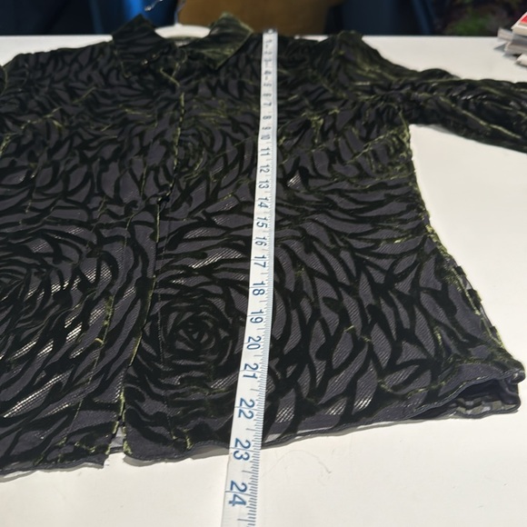 Vivienne Tam Vintage Y2K Textured Green Velvet Rose Burnout Blouse size 1 - Picture 11 of 11